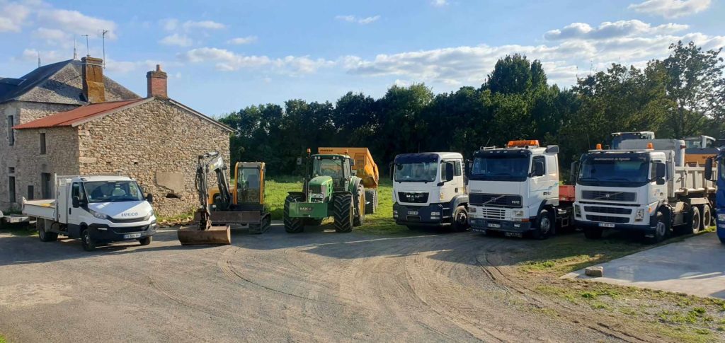 Camions et tracteurs pour le terrassement